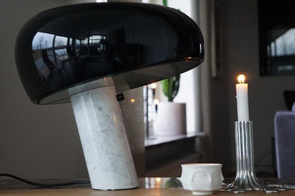 SteinLumina: Tischlampe mit Edlem Marmorsockel