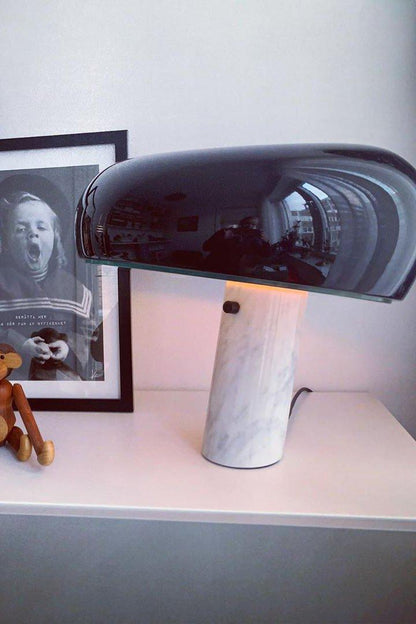 SteinLumina: Tischlampe mit Edlem Marmorsockel