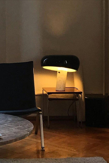 SteinLumina: Tischlampe mit Edlem Marmorsockel