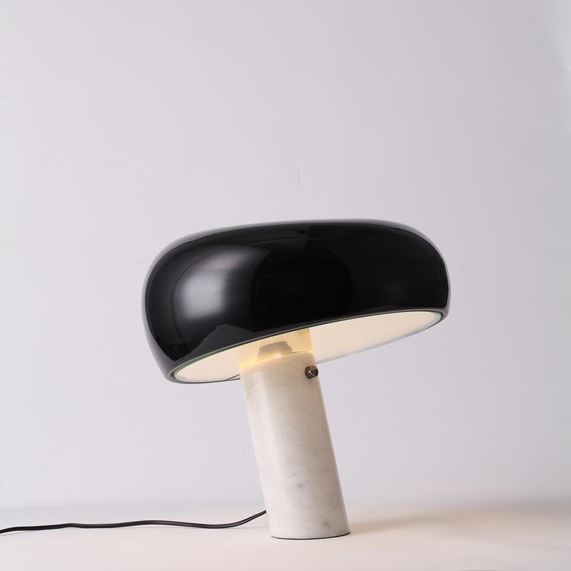 SteinLumina: Tischlampe mit Edlem Marmorsockel
