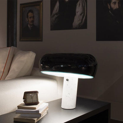 SteinLumina: Tischlampe mit Edlem Marmorsockel
