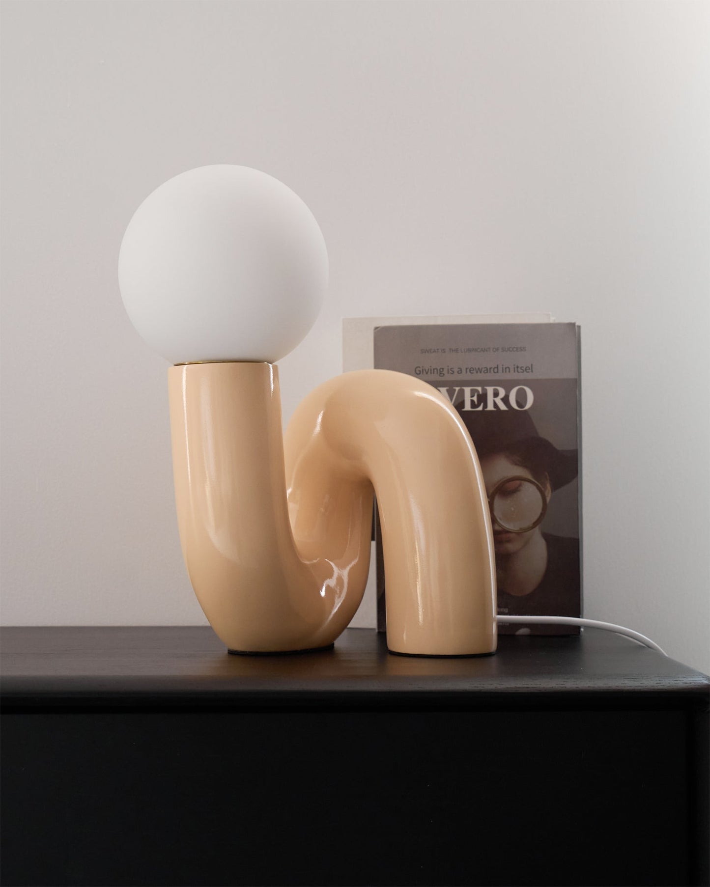 Verdrehte Moderne Tischlampe