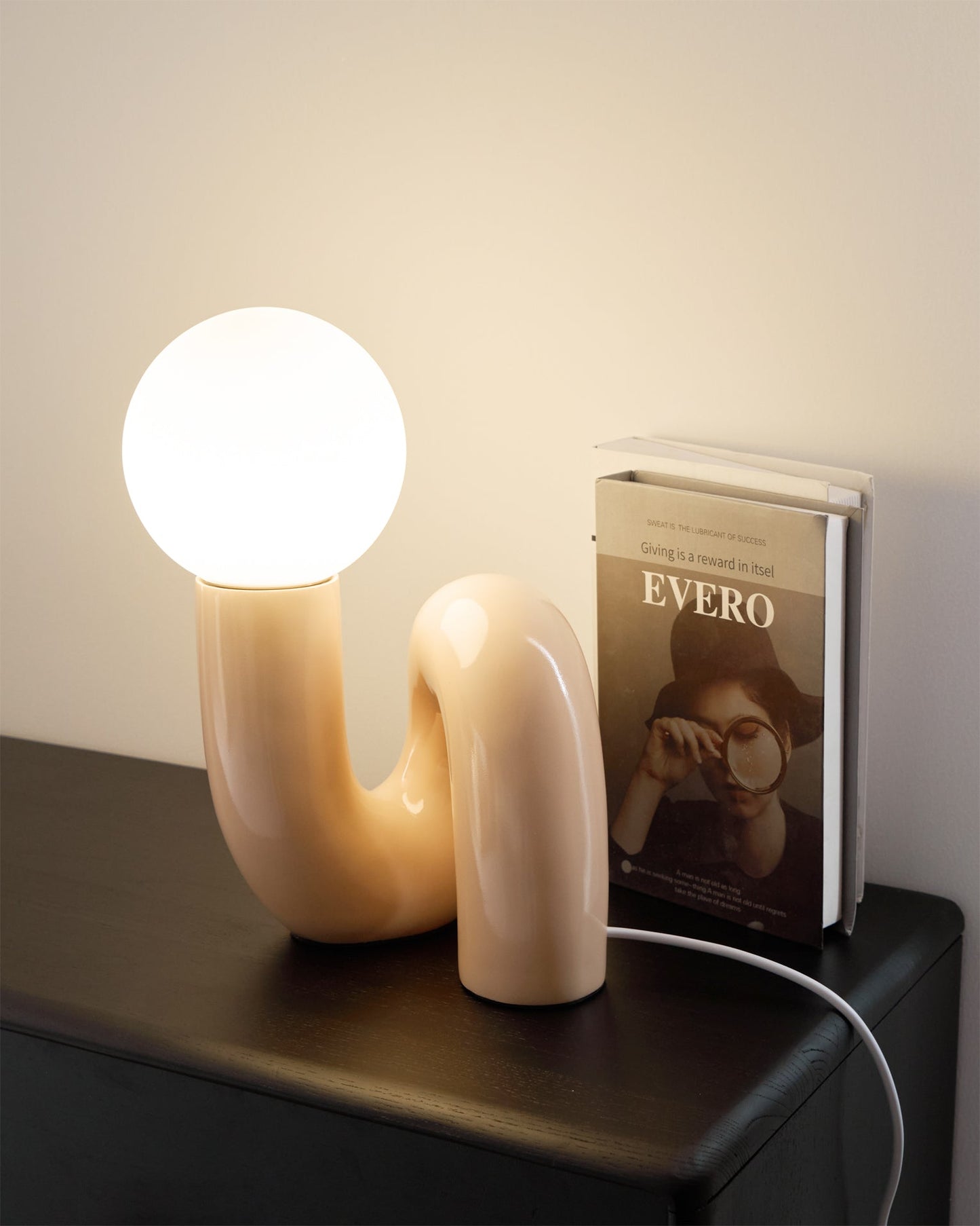 Verdrehte Moderne Tischlampe