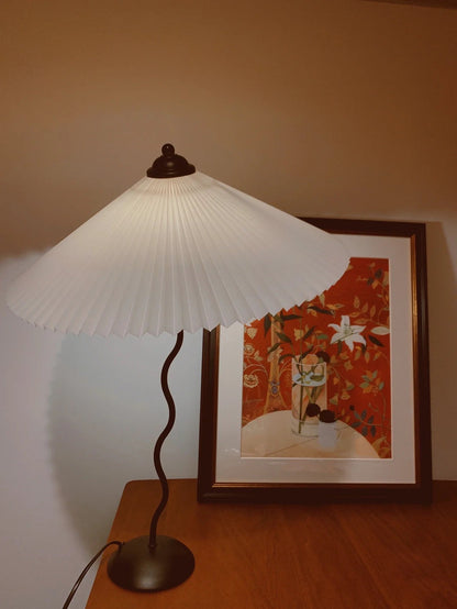Moderne Gewellte Tischlampe