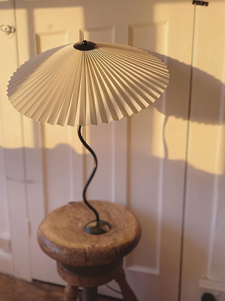 Moderne Gewellte Tischlampe