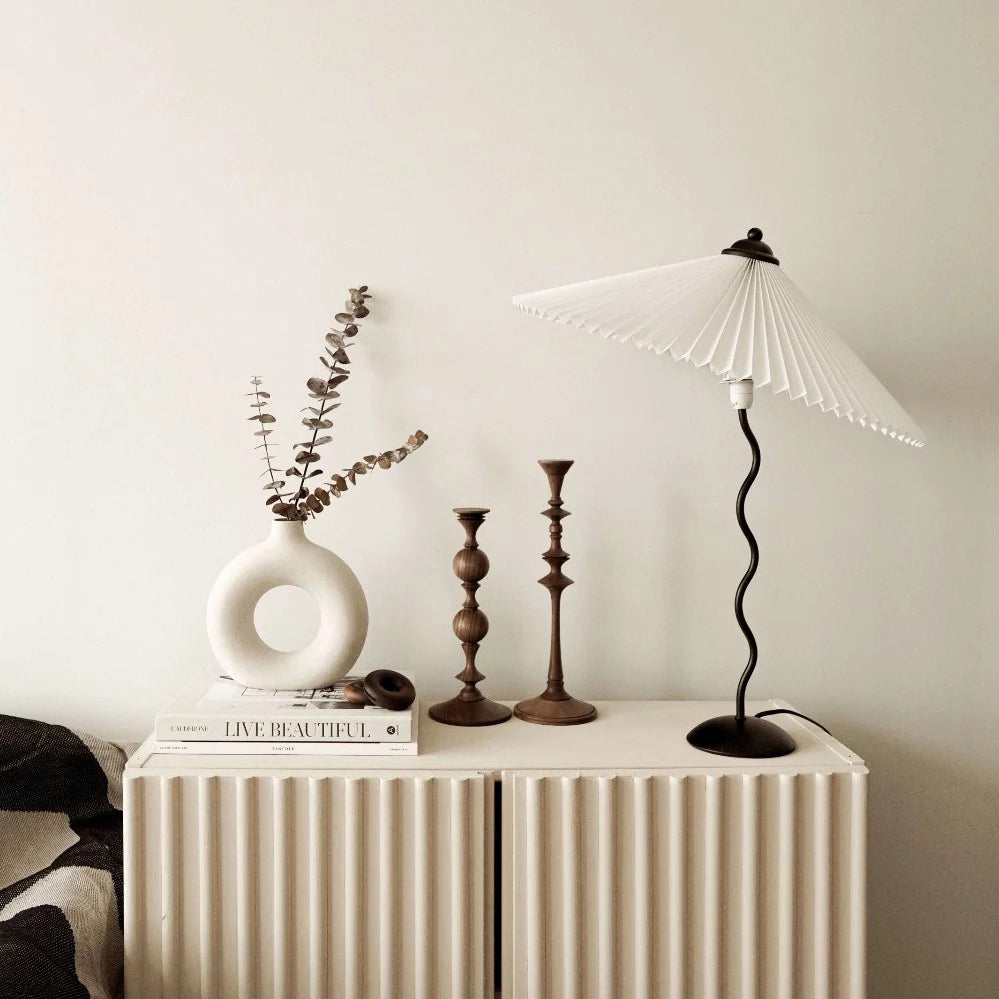 Moderne Gewellte Tischlampe