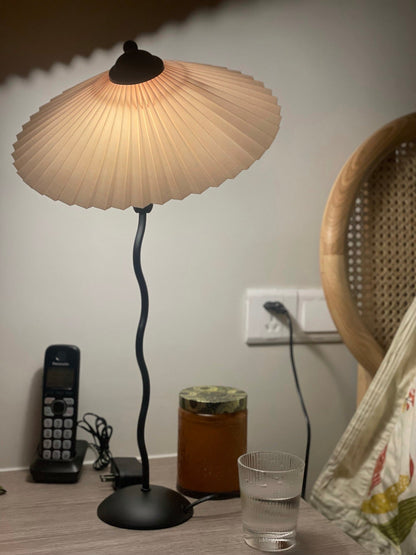 Moderne Gewellte Tischlampe