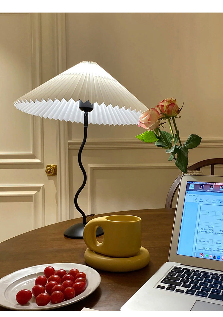 Moderne Gewellte Tischlampe