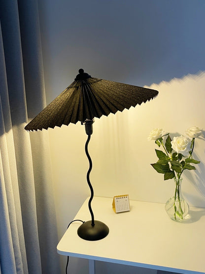 Moderne Gewellte Tischlampe