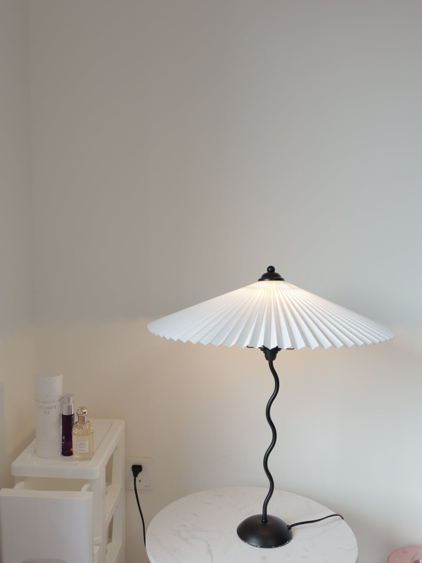 Moderne Gewellte Tischlampe