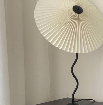 Moderne Gewellte Tischlampe
