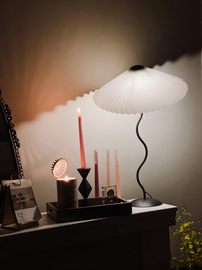 Moderne Gewellte Tischlampe