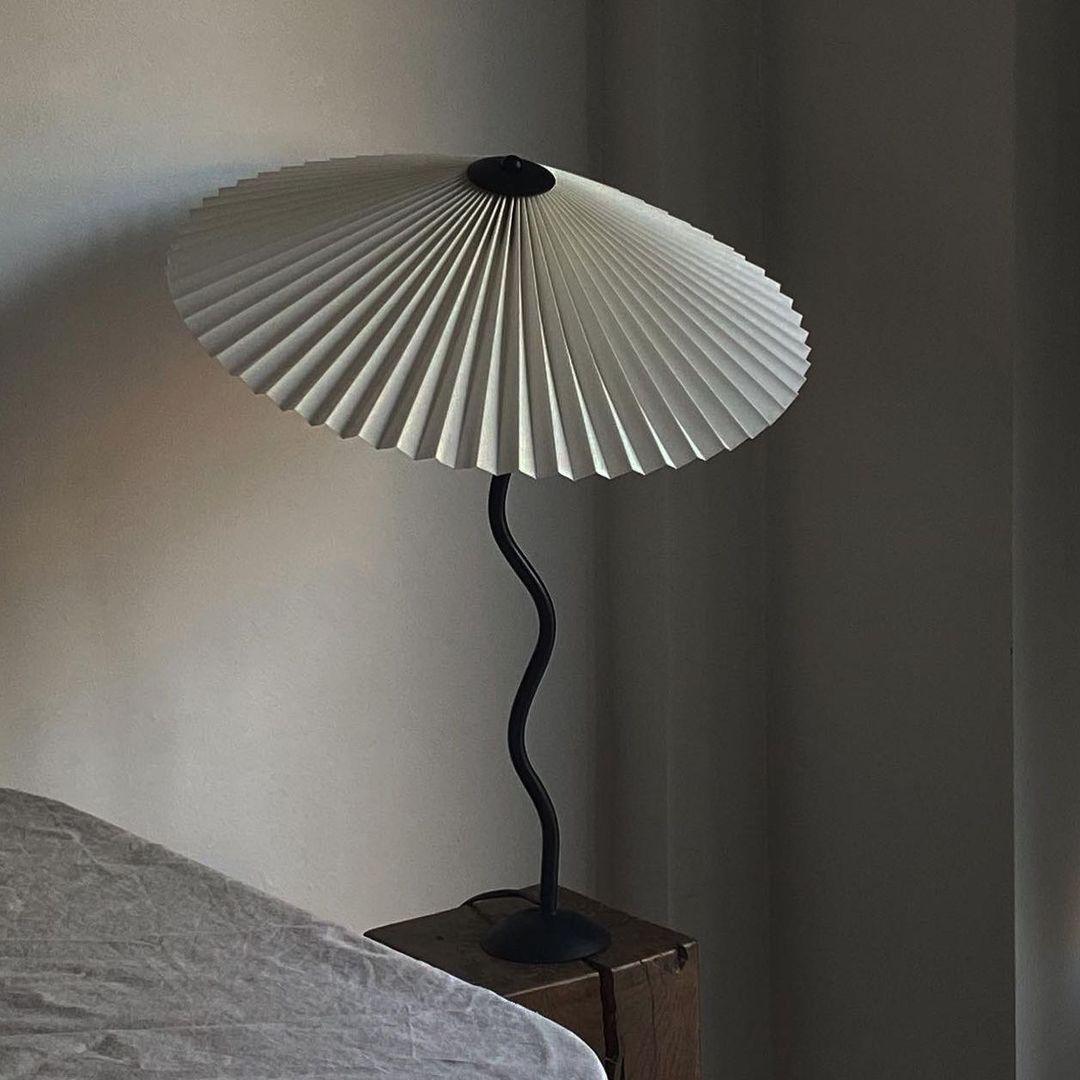 Moderne Gewellte Tischlampe
