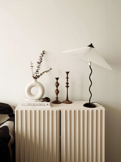 Moderne Gewellte Tischlampe