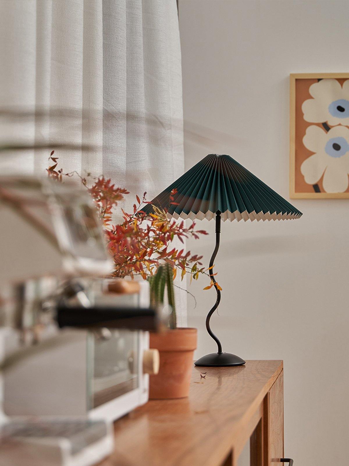 Moderne Gewellte Tischlampe