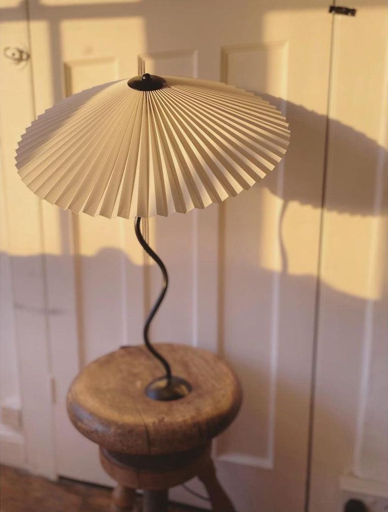 Moderne Gewellte Tischlampe