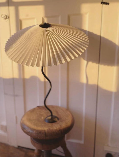 Moderne Gewellte Tischlampe
