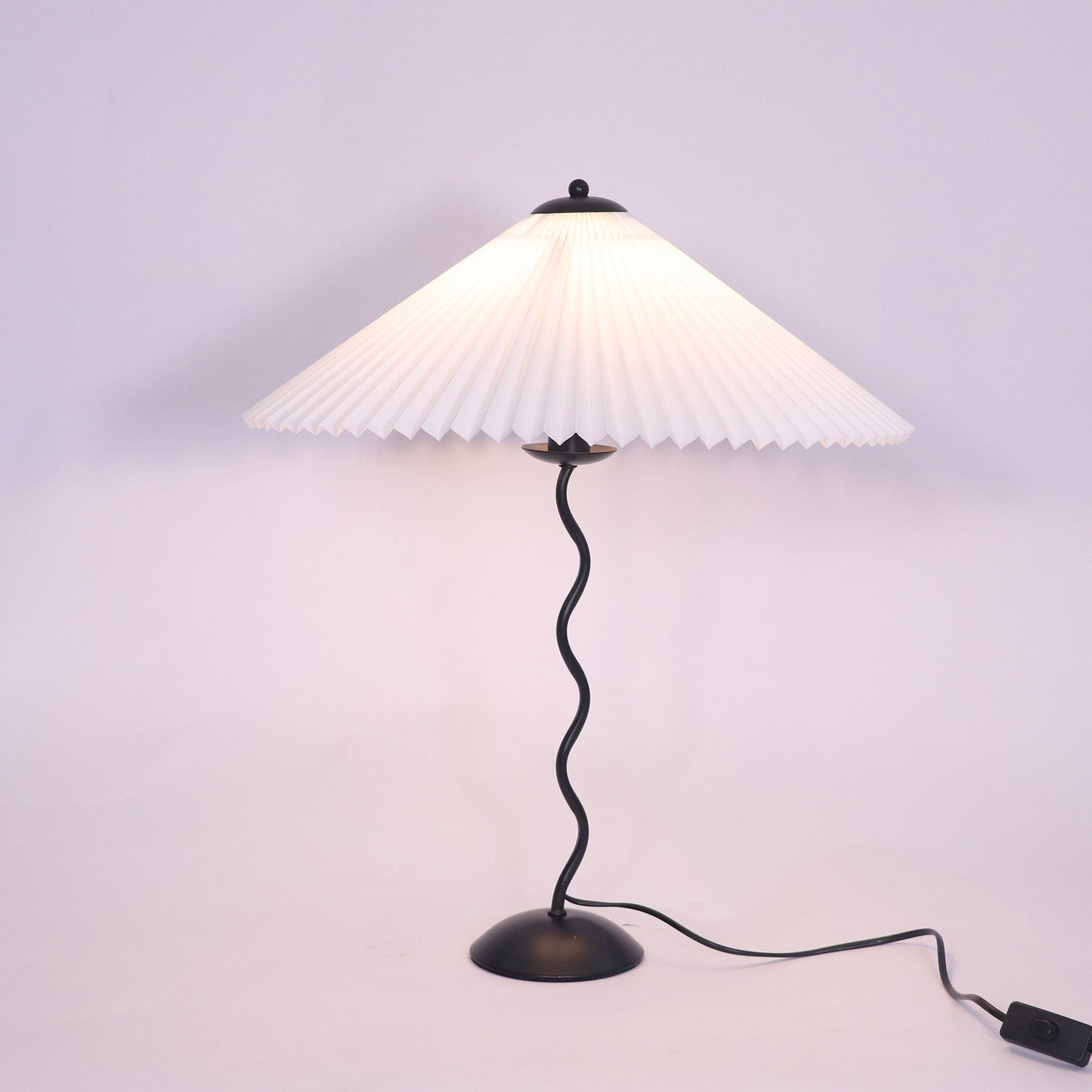 Moderne Gewellte Tischlampe