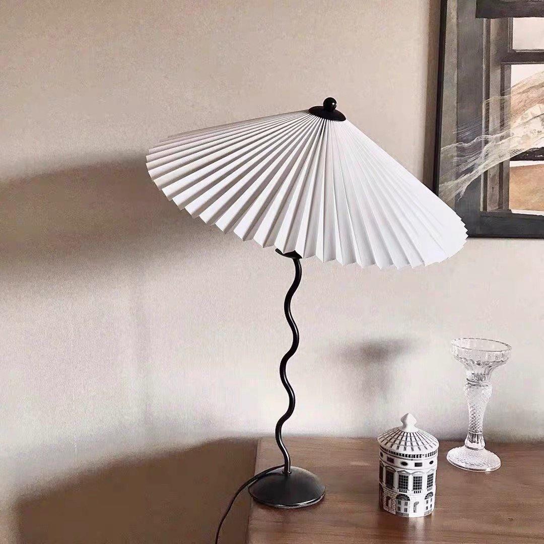 Moderne Gewellte Tischlampe