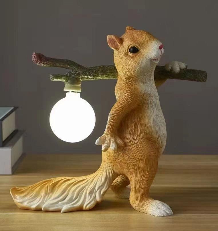 Gemütliche Eichhörnchen Inspirierte Schreibtischlampe