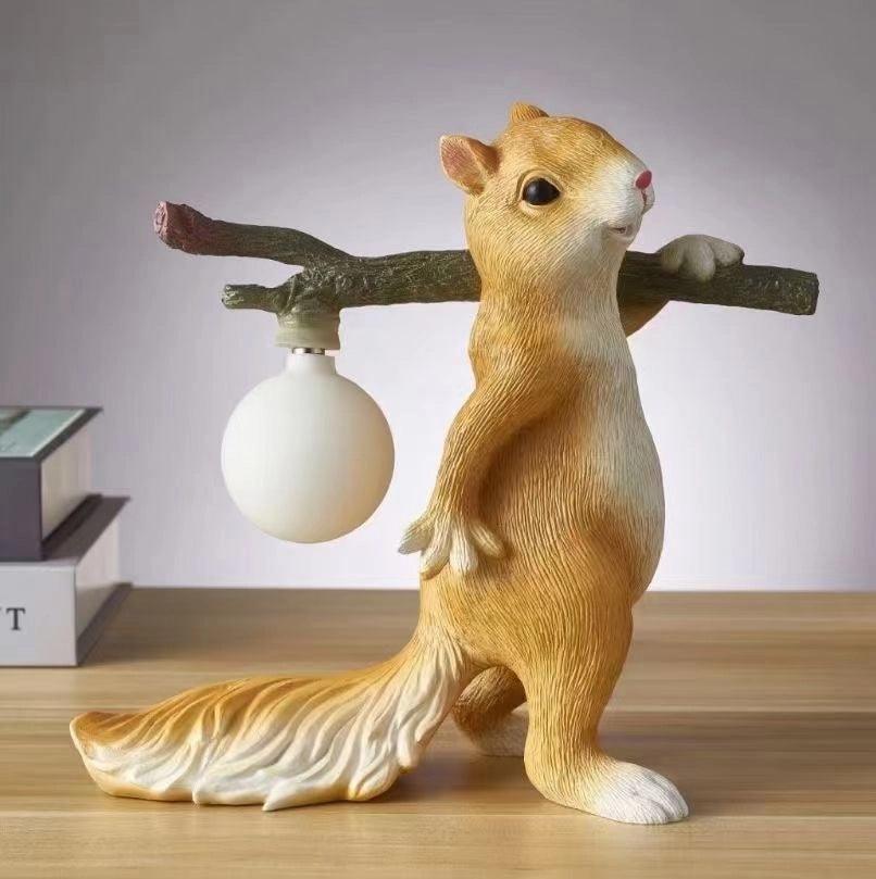 Gemütliche Eichhörnchen Inspirierte Schreibtischlampe