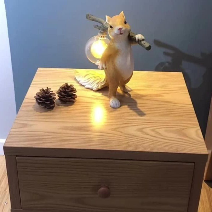 Gemütliche Eichhörnchen Inspirierte Schreibtischlampe