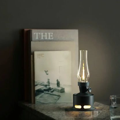 LaternenLeuchten: Vintage-inspirierte LED-Laterne mit warmem, flackerndem Licht