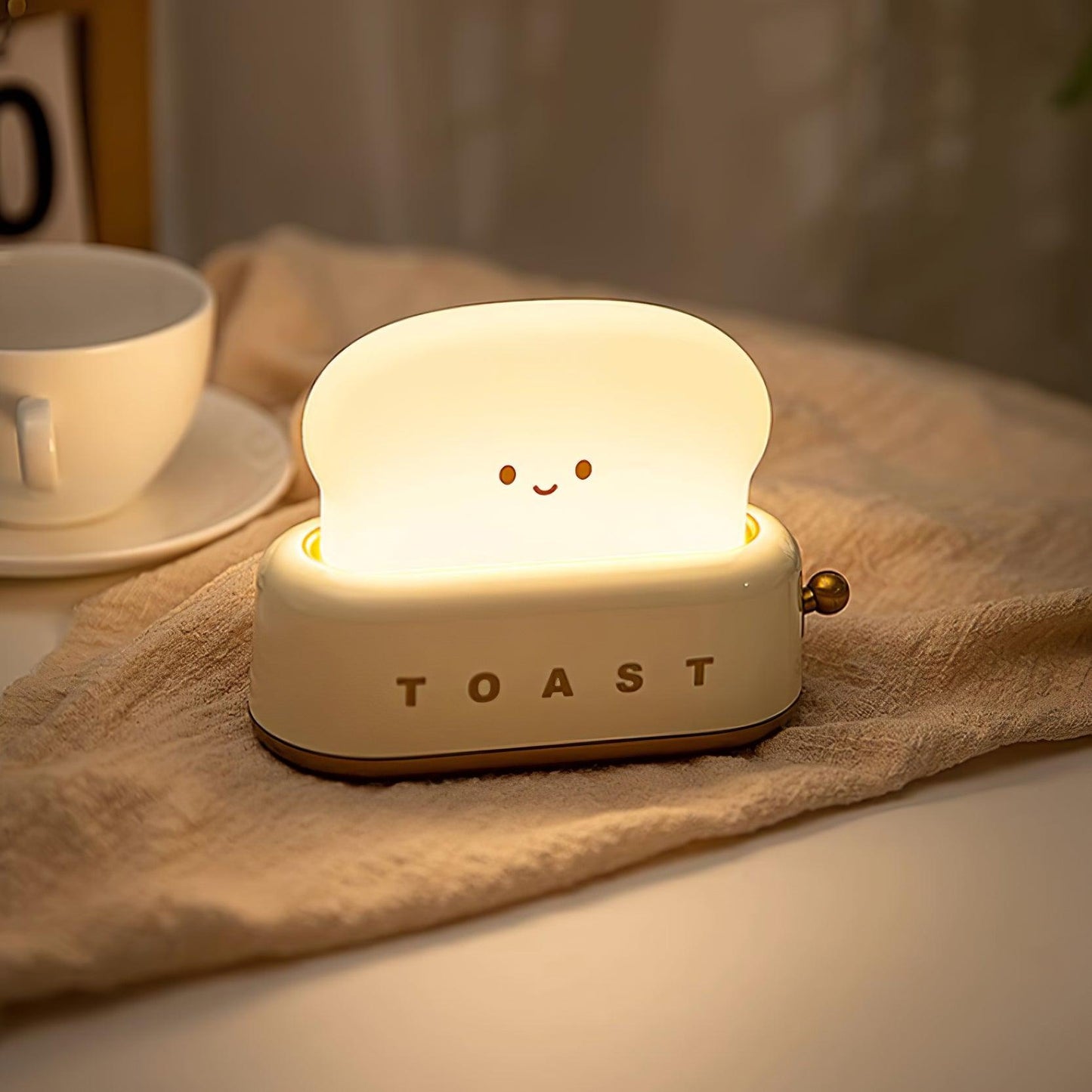 ToastLeuchten: Verspielte Tischlampe im Toaster-Entwurf mit integriertem Akku