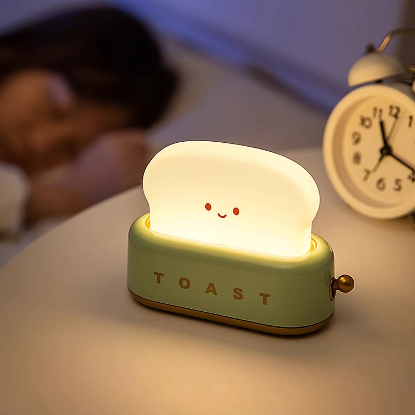 ToastLeuchten: Verspielte Tischlampe im Toaster-Entwurf mit integriertem Akku