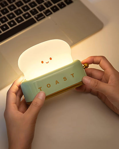 ToastLeuchten: Verspielte Tischlampe im Toaster-Entwurf mit integriertem Akku