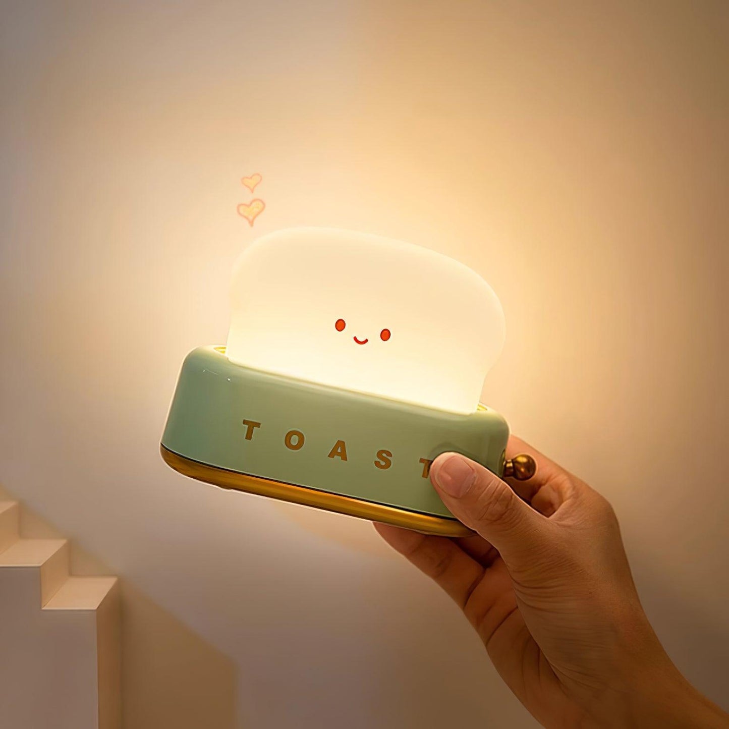 ToastLeuchten: Verspielte Tischlampe im Toaster-Entwurf mit integriertem Akku