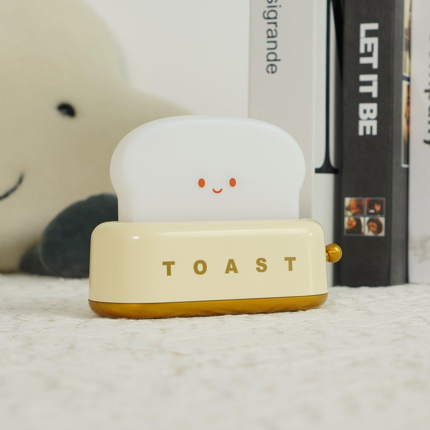 ToastLeuchten: Verspielte Tischlampe im Toaster-Entwurf mit integriertem Akku