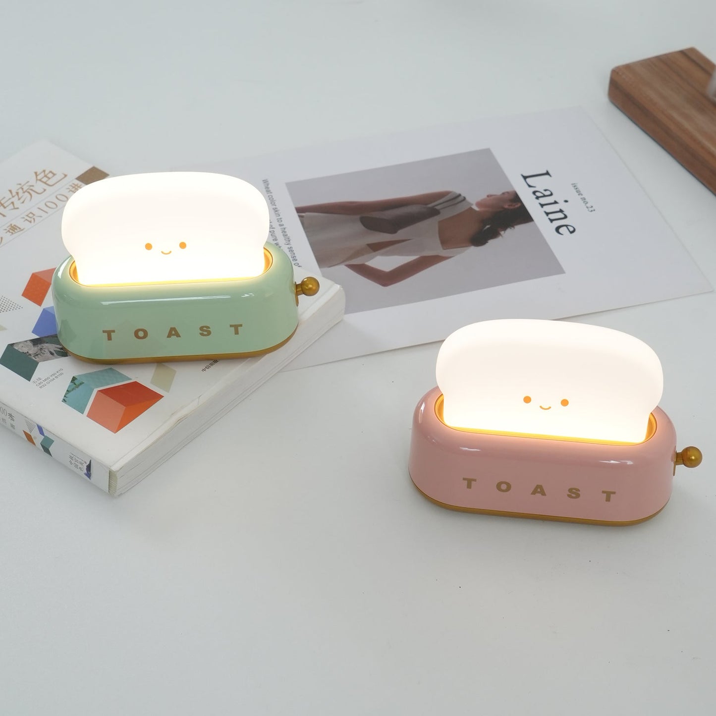 ToastLeuchten: Verspielte Tischlampe im Toaster-Entwurf mit integriertem Akku