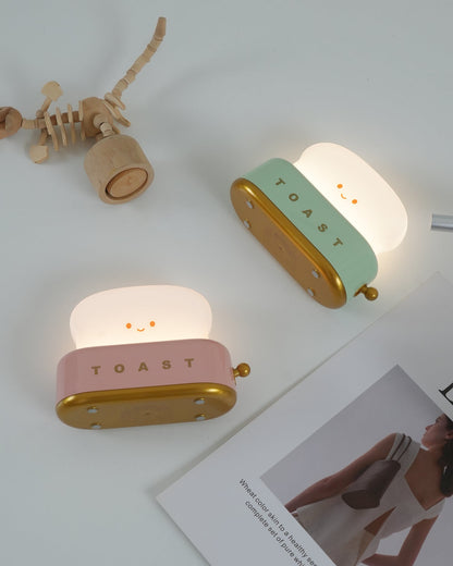 ToastLeuchten: Verspielte Tischlampe im Toaster-Entwurf mit integriertem Akku