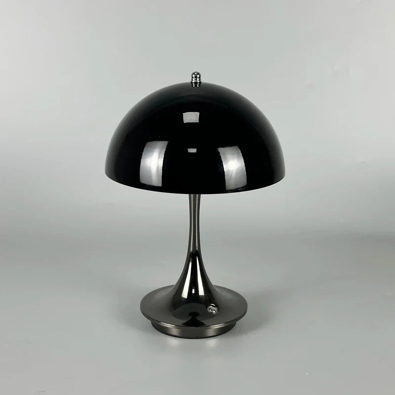 LumeAura: Elegante, wiederaufladbare Tischleuchte