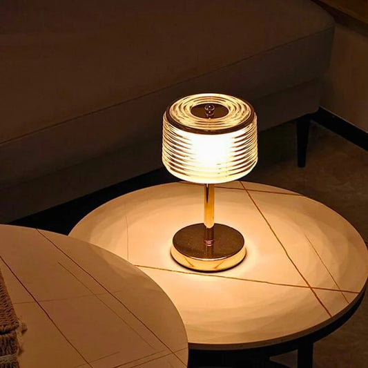 LumoBogen: Elegante LED-Tischlampe in Ringform
