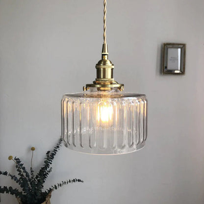 KristallAnhänger: Elegante Glas-Pendelleuchte mit zeitlosem Kristall-Entwurf
