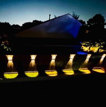 SolarStrahl: Solar-Wandleuchte mit Up & Down Licht für Außenbereiche