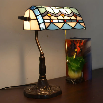 Klassische Stilvolle LED-Tischleuchte