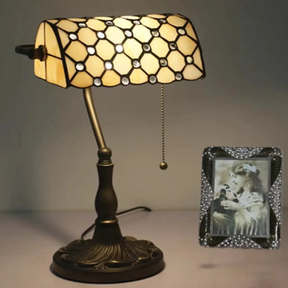 Klassische Stilvolle LED-Tischleuchte