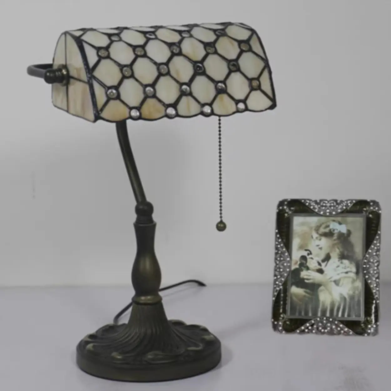 Klassische Stilvolle LED-Tischleuchte