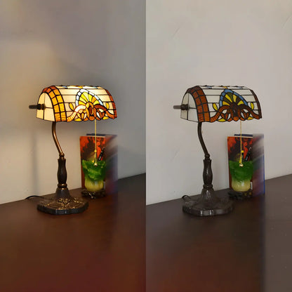 Klassische Stilvolle LED-Tischleuchte