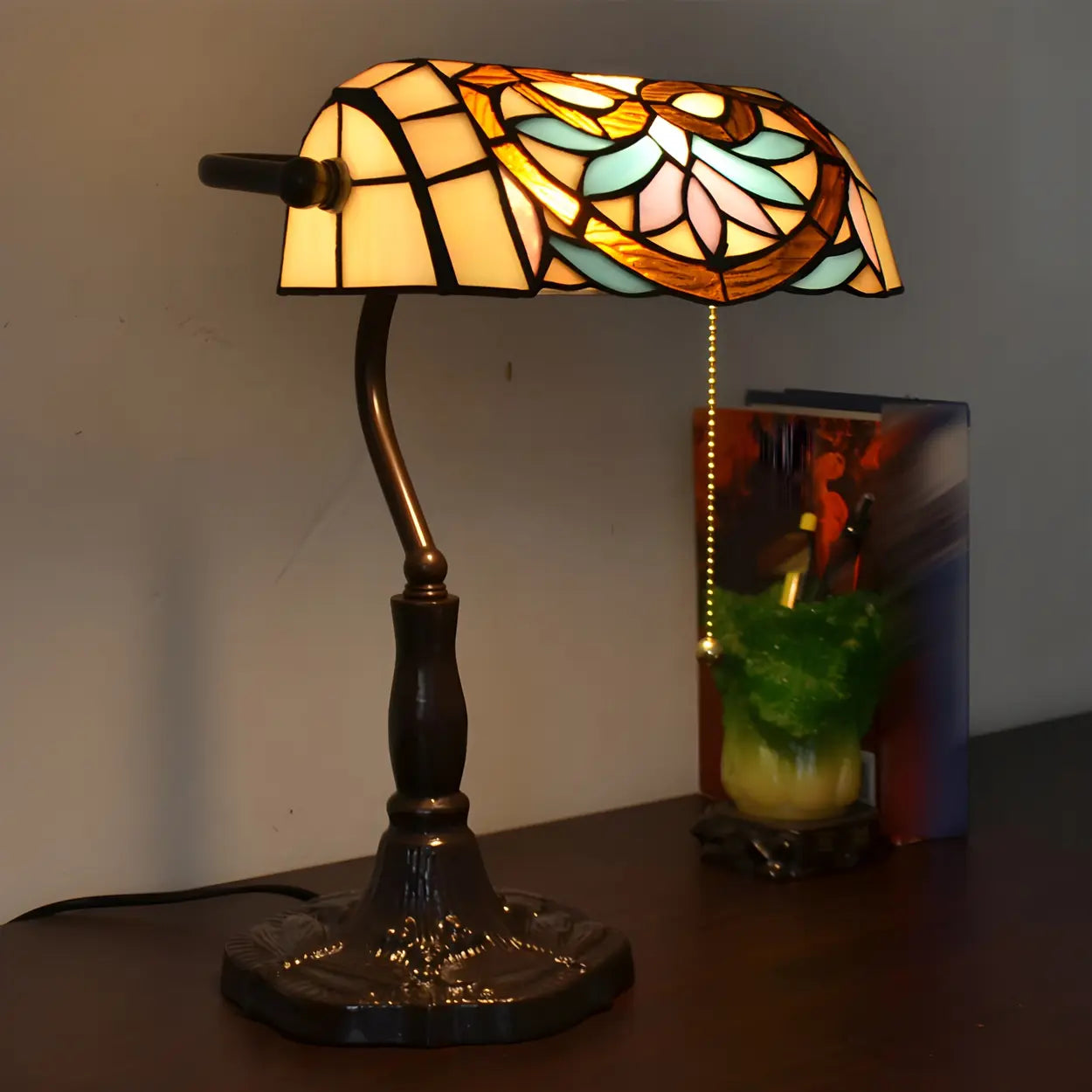 Klassische Stilvolle LED-Tischleuchte