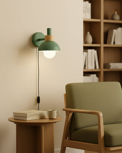 Verstellbare Wandleuchte mit Stecker