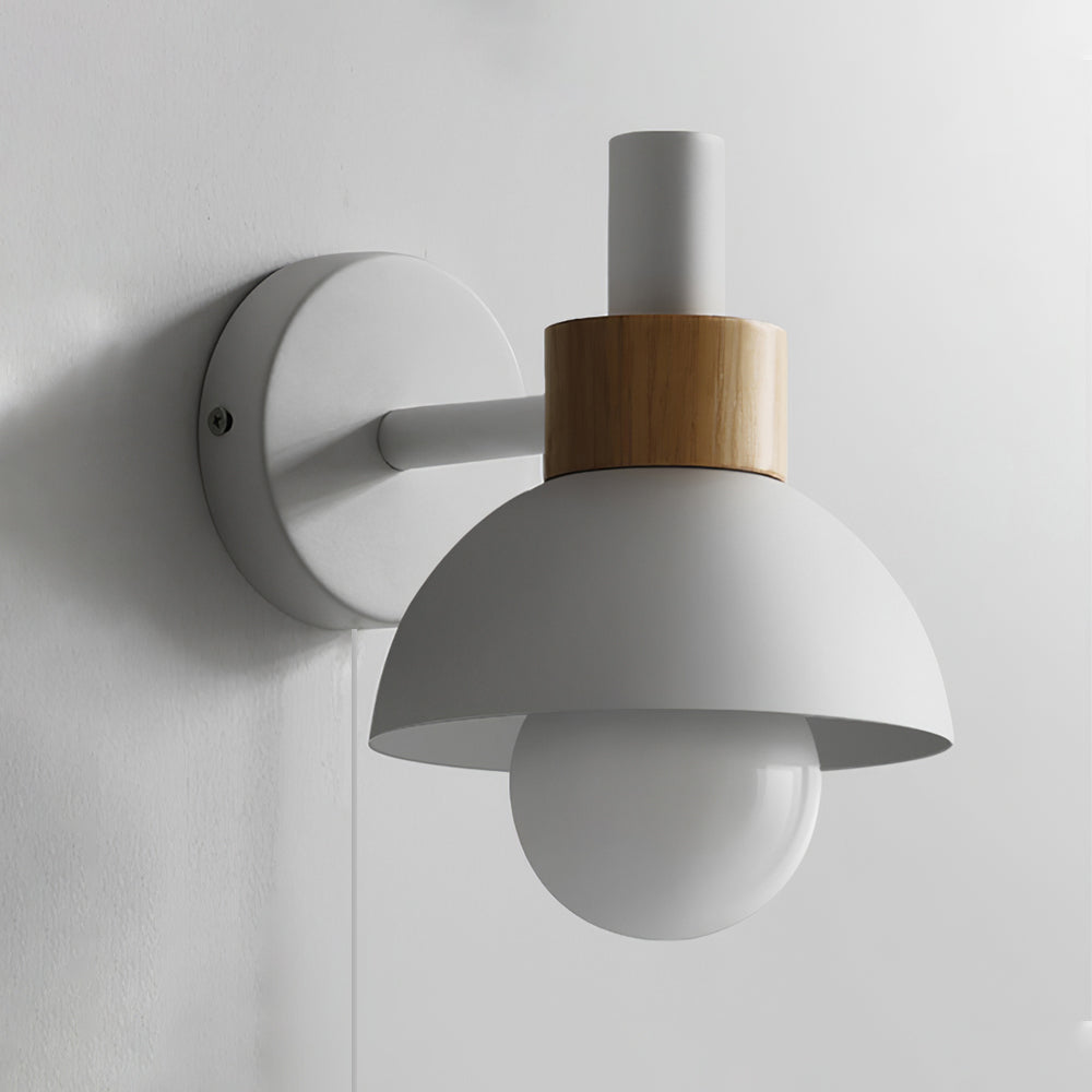 Verstellbare Wandleuchte mit Stecker