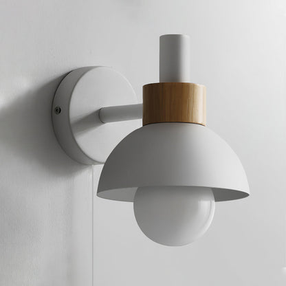 Verstellbare Wandleuchte mit Stecker