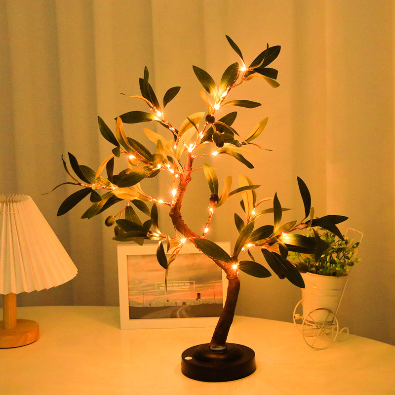 LaubeGlühen: Baumförmige LED-Tischlampe