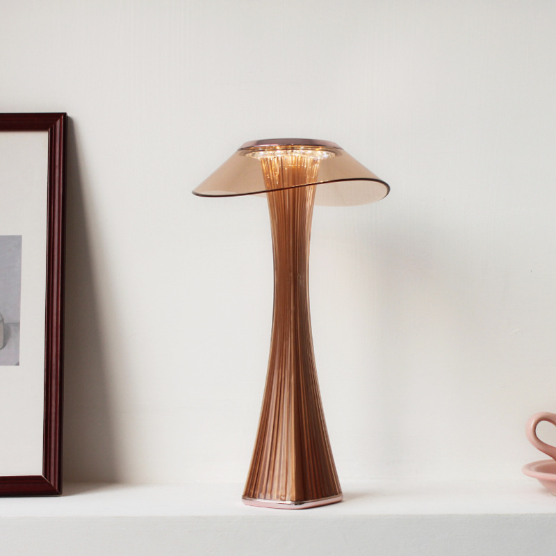 KristallBlüte: Kristallförmige LED Tischlampe