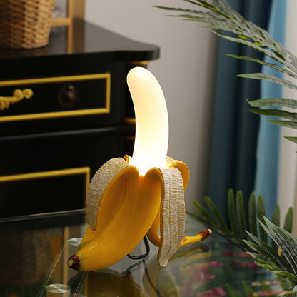 GildedSchälen: Verspielte Tischlampe in Bananenform mit Goldener Oberfläche