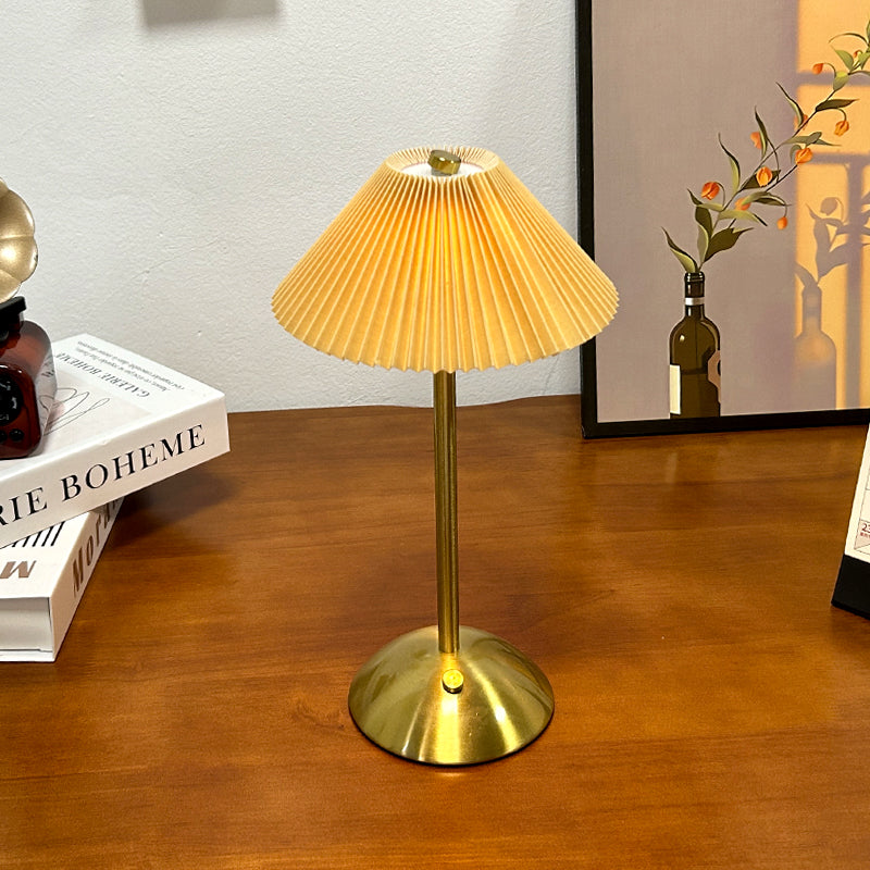 NordlichtSchein: Schnurlose Tischlampe mit natürlichem Charme